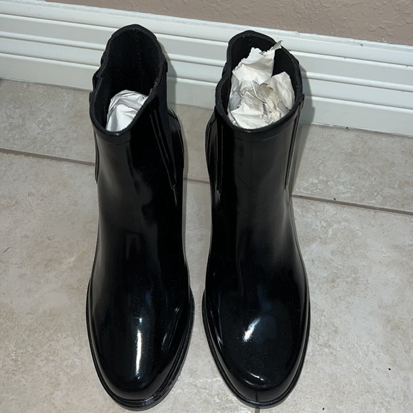 HUNTER Chelsea Style High Gloss Heeled Ankle Rain Boots Sz 9 - Picture 4 of 10